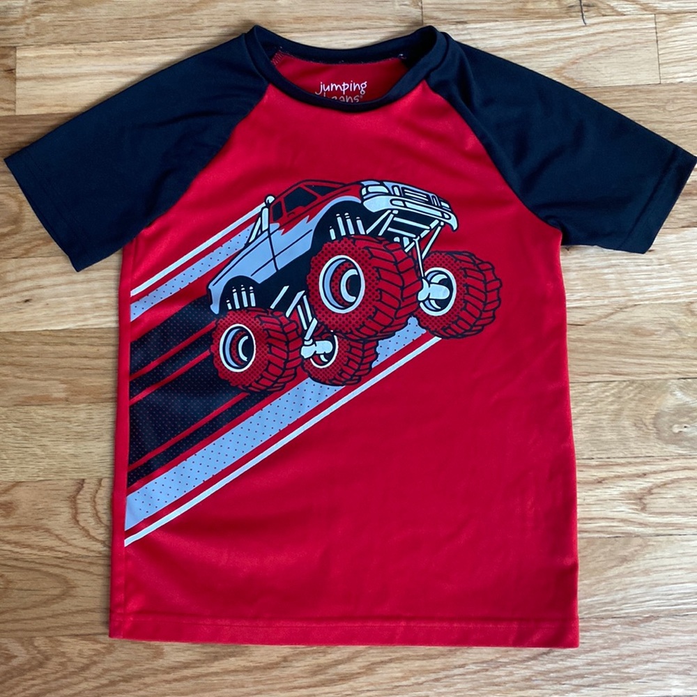 Boys “jumping beans” short sleeve shirt. Size 6!  In very good condition!!
